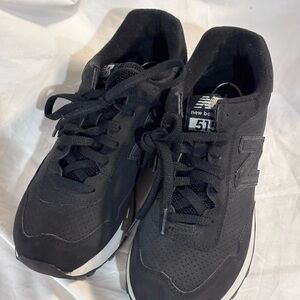 New Balance Black Sneakers